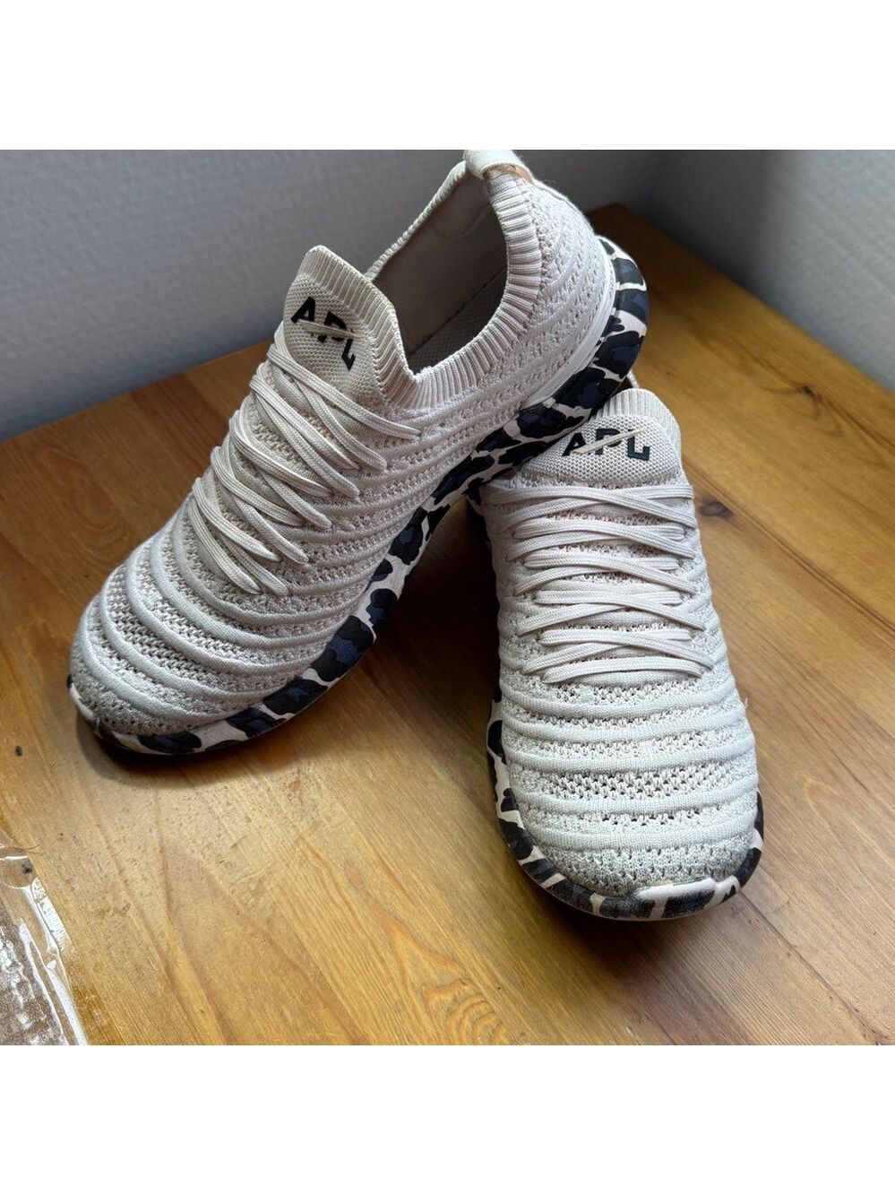 APL women's tech loom wave sneakers size 10